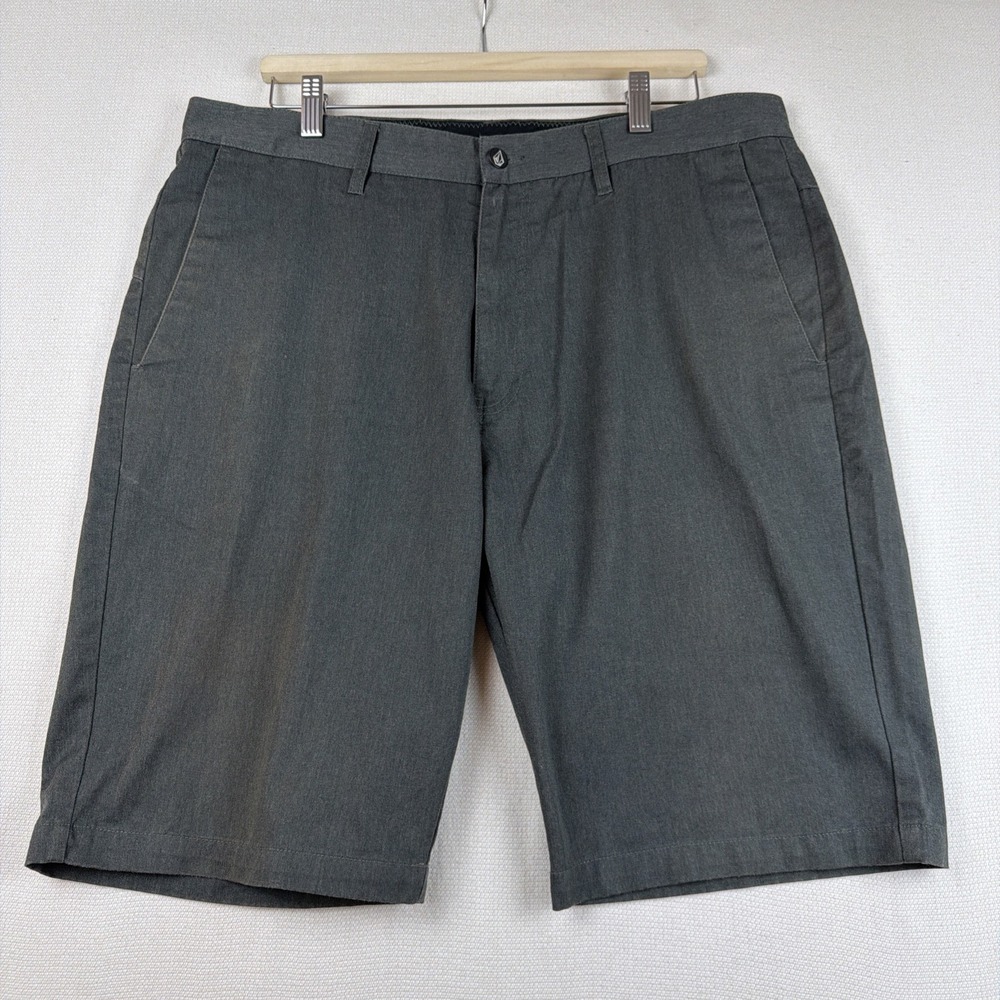 Volcom Corpo Class Shorts Mens 36 Gray Chino Casual Flat Front Skater Streetwear